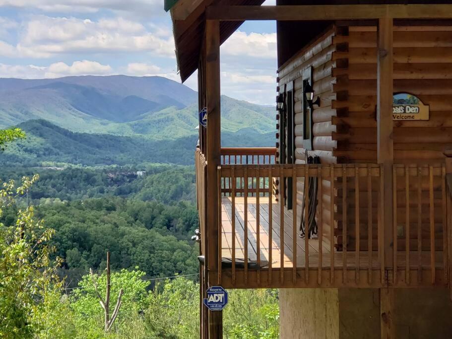 Yogi'S Den: Breathtaking Views! 3 Min To Dollywood, On 1 Acre! Βίλα Sevierville Εξωτερικό φωτογραφία