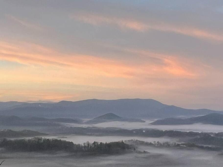 Yogi'S Den: Breathtaking Views! 3 Min To Dollywood, On 1 Acre! Βίλα Sevierville Εξωτερικό φωτογραφία