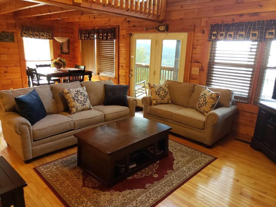 Yogi'S Den: Breathtaking Views! 3 Min To Dollywood, On 1 Acre! Βίλα Sevierville Εξωτερικό φωτογραφία