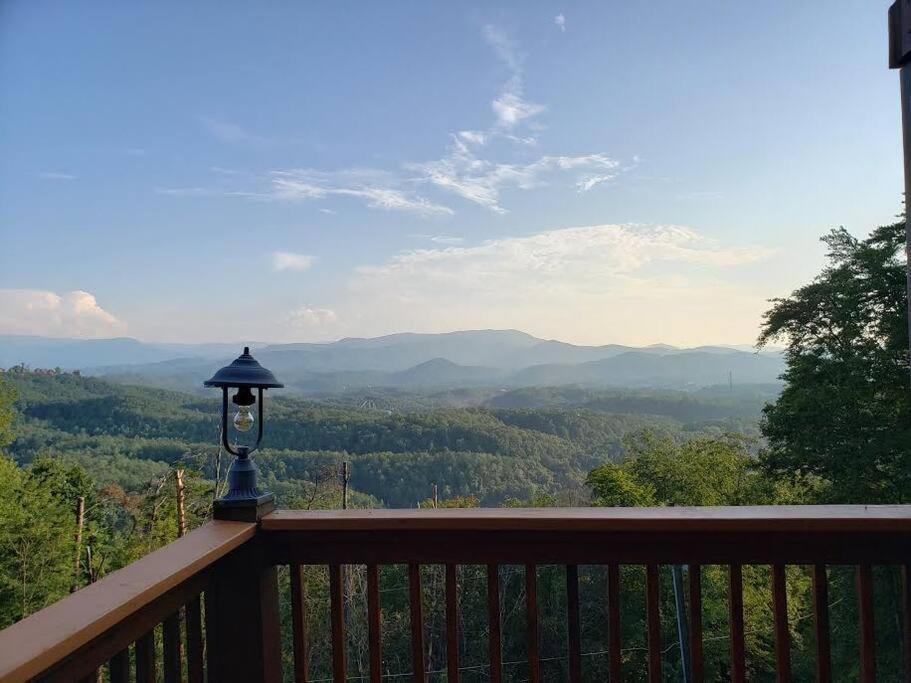 Yogi'S Den: Breathtaking Views! 3 Min To Dollywood, On 1 Acre! Βίλα Sevierville Εξωτερικό φωτογραφία