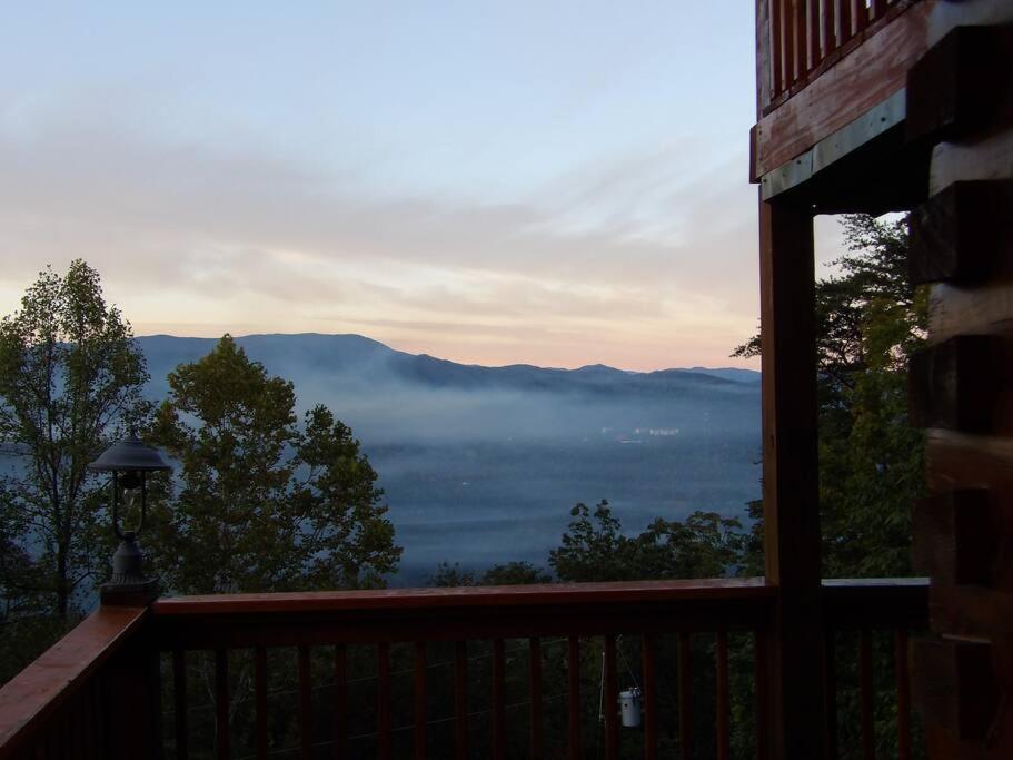 Yogi'S Den: Breathtaking Views! 3 Min To Dollywood, On 1 Acre! Βίλα Sevierville Εξωτερικό φωτογραφία