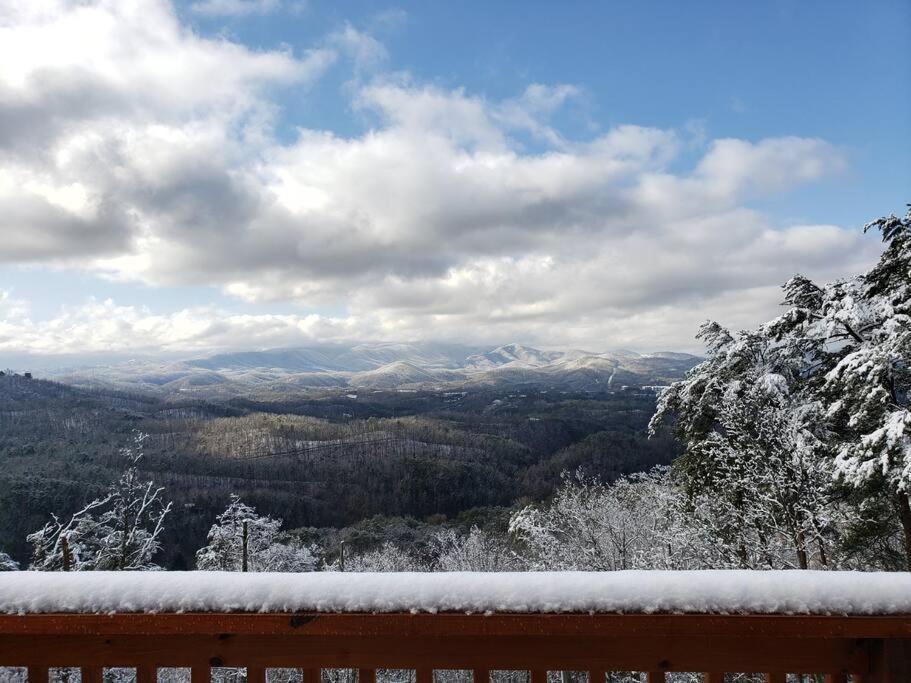Yogi'S Den: Breathtaking Views! 3 Min To Dollywood, On 1 Acre! Βίλα Sevierville Εξωτερικό φωτογραφία