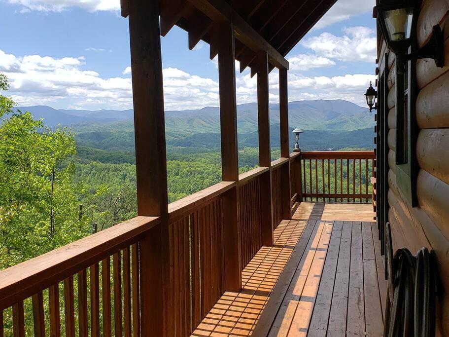 Yogi'S Den: Breathtaking Views! 3 Min To Dollywood, On 1 Acre! Βίλα Sevierville Εξωτερικό φωτογραφία