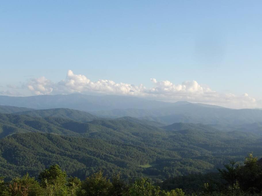 Yogi'S Den: Breathtaking Views! 3 Min To Dollywood, On 1 Acre! Βίλα Sevierville Εξωτερικό φωτογραφία