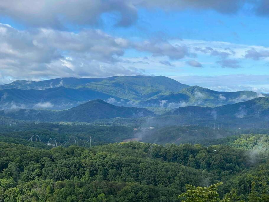 Yogi'S Den: Breathtaking Views! 3 Min To Dollywood, On 1 Acre! Βίλα Sevierville Εξωτερικό φωτογραφία