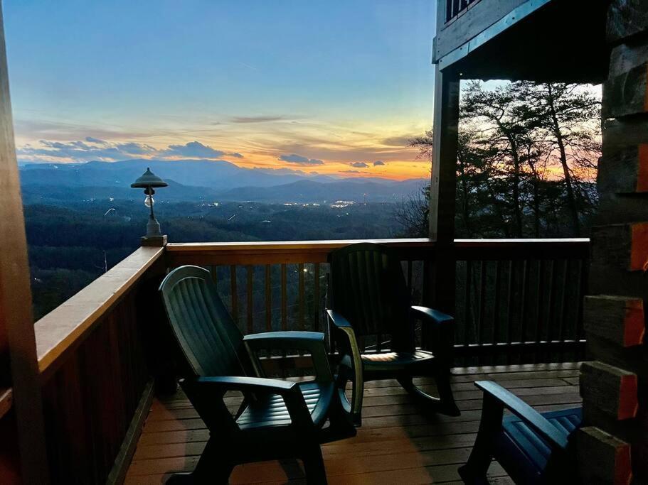 Yogi'S Den: Breathtaking Views! 3 Min To Dollywood, On 1 Acre! Βίλα Sevierville Εξωτερικό φωτογραφία
