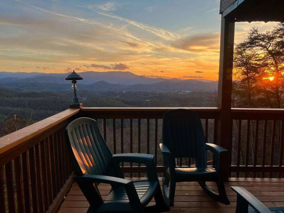Yogi'S Den: Breathtaking Views! 3 Min To Dollywood, On 1 Acre! Βίλα Sevierville Εξωτερικό φωτογραφία