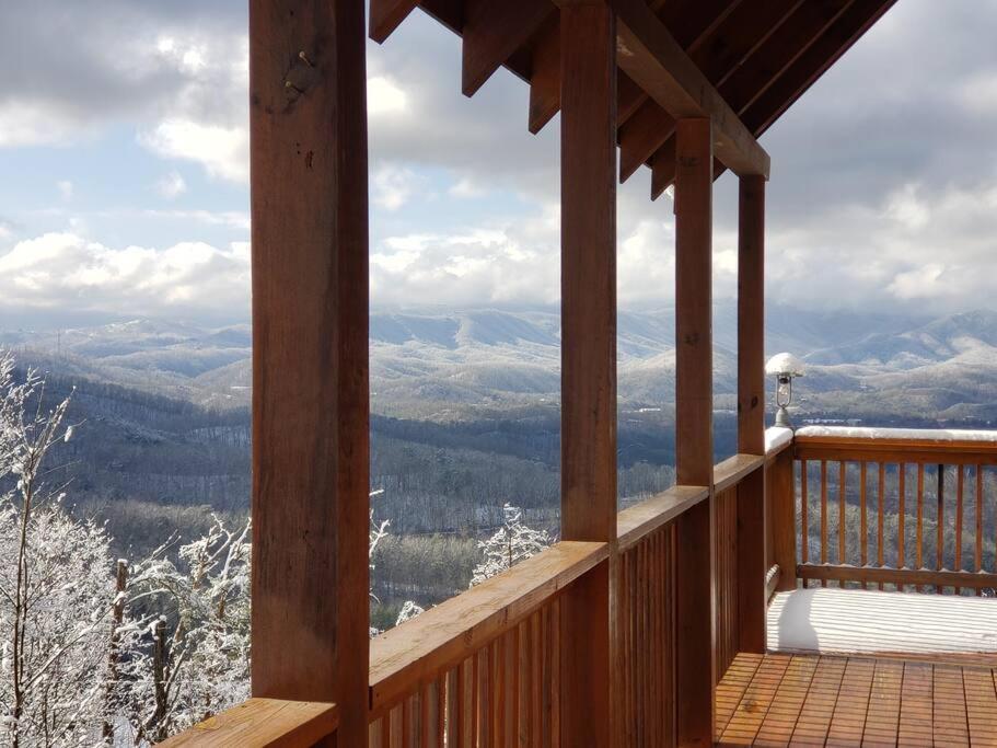 Yogi'S Den: Breathtaking Views! 3 Min To Dollywood, On 1 Acre! Βίλα Sevierville Εξωτερικό φωτογραφία