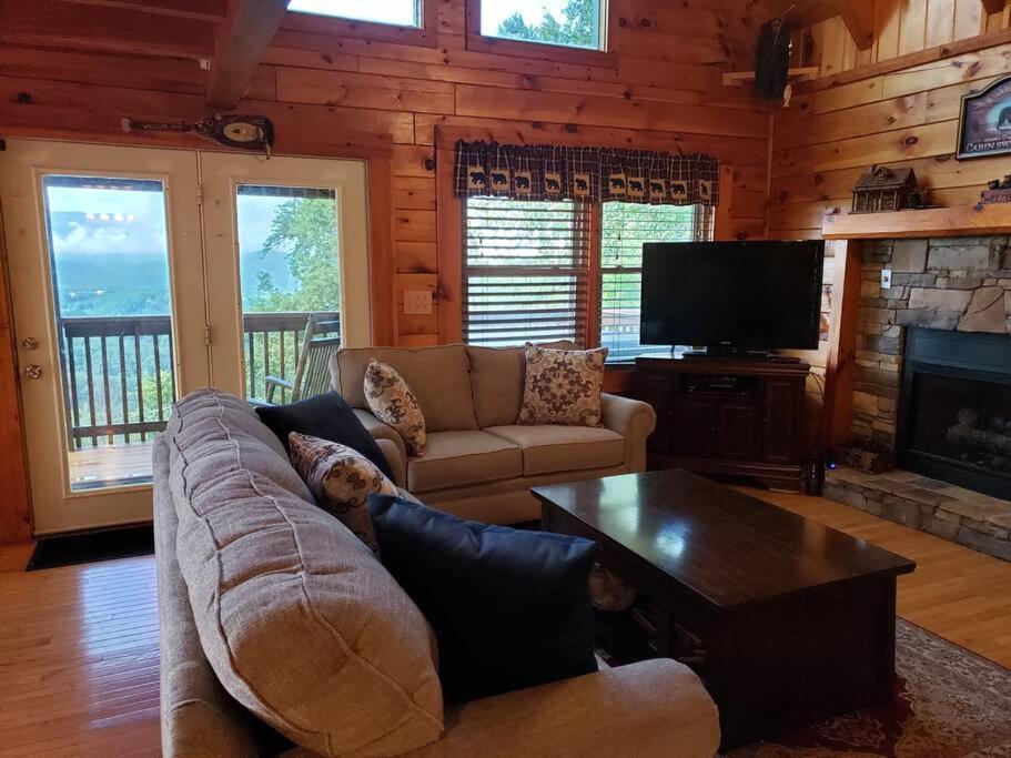 Yogi'S Den: Breathtaking Views! 3 Min To Dollywood, On 1 Acre! Βίλα Sevierville Εξωτερικό φωτογραφία