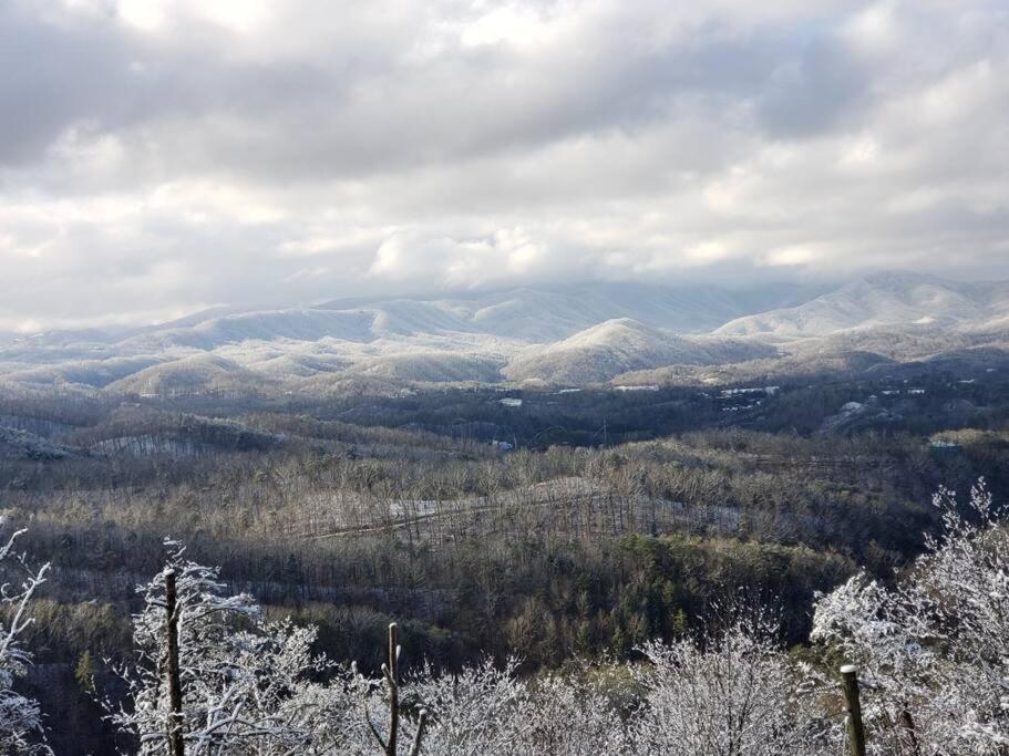 Yogi'S Den: Breathtaking Views! 3 Min To Dollywood, On 1 Acre! Βίλα Sevierville Εξωτερικό φωτογραφία